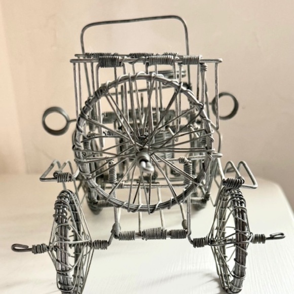 Handmade Wire vintage Car sculpture - Picture 3 of 9